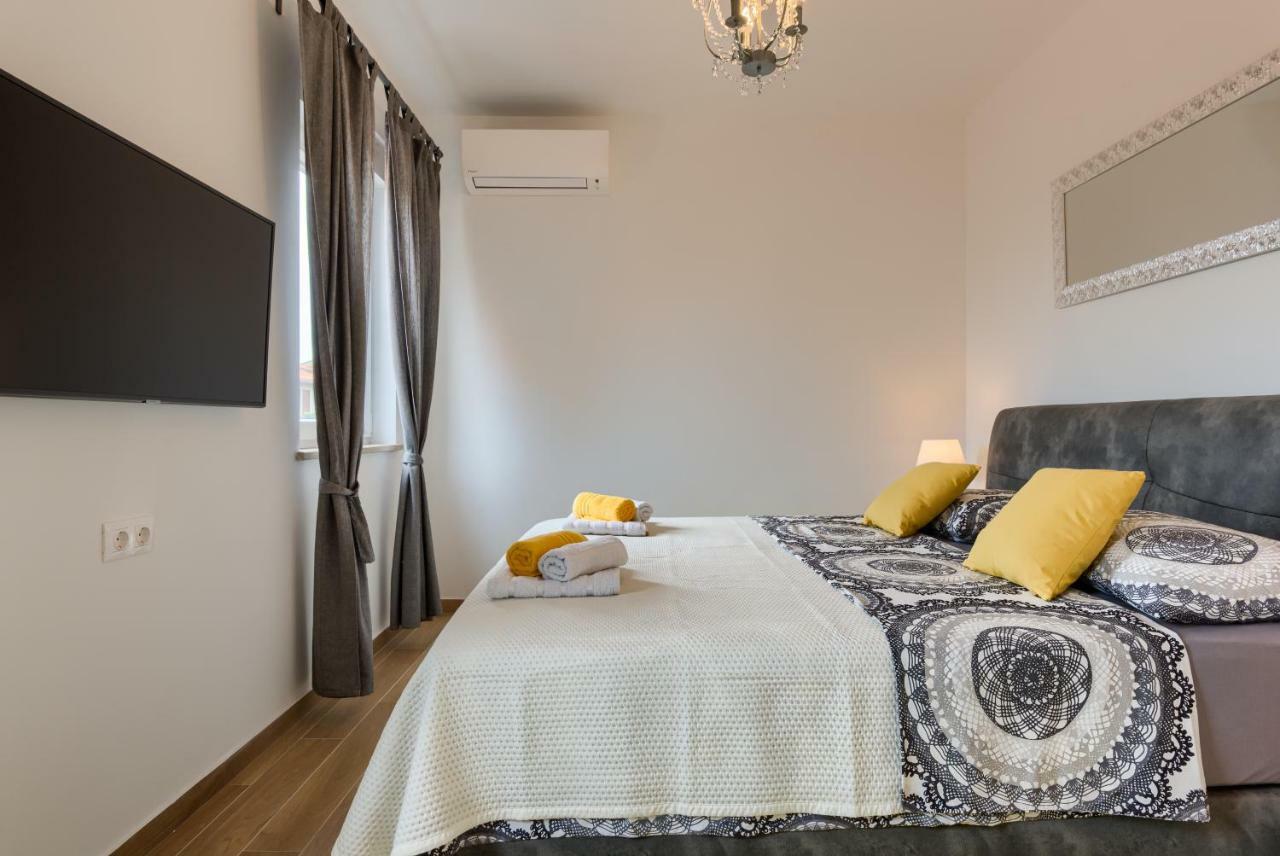 Apartments Dream In Arena 1 Pula Center Free Parking エクステリア 写真